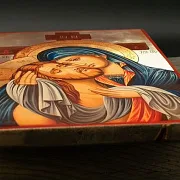 Подарочная деревянная икона Богоматери "Не рыдай Мене, Мати" — фотография 2