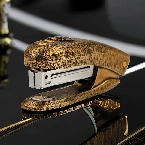 Бронзовый степлер — необычный подарок