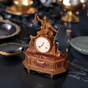 Настольные часы «Охотник с собакой» из бронзы — красивый подарок — фотография 1