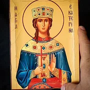 Деревянная именная икона Св. Екатерины — оригинальный подарок — фотография 2
