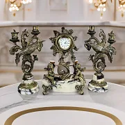 На память: Каминные часы «Колибри» из мрамора с канделябрами — фотография 1