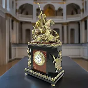 Ручная работа: Интерьерные часы «Георгий Победоносец» из яшмы — фотография 1